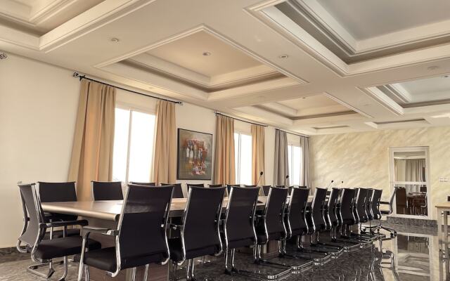 Shalom City Hotel