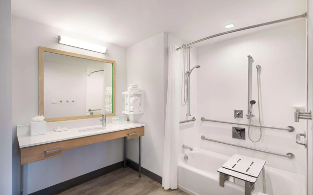 Hampton Inn & Suites Watertown Boston