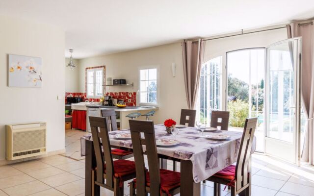 Holiday Home La Garrigue - PUJ100