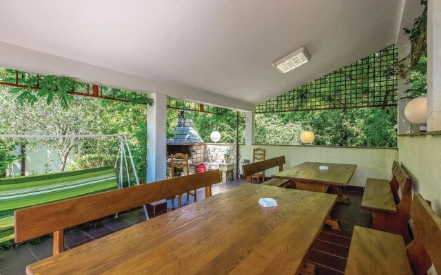 Beautiful Home in Povile With Wifi and 2 Bedrooms