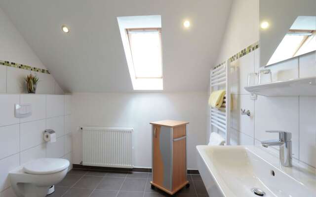 Cozy Apartment With Garden in Düdinghausen