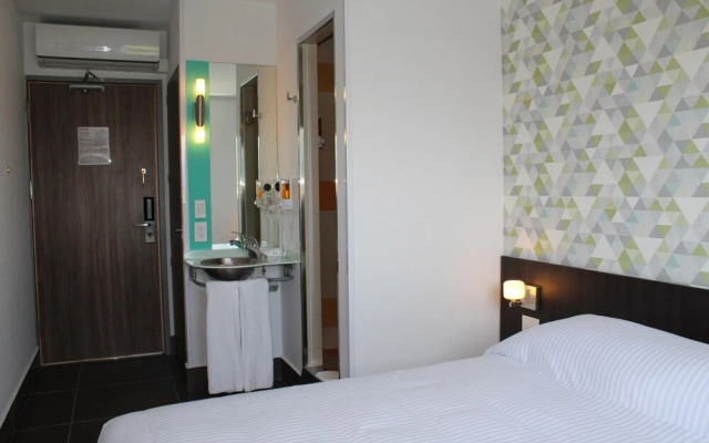 Hotel hi! Fundidora Cintermex