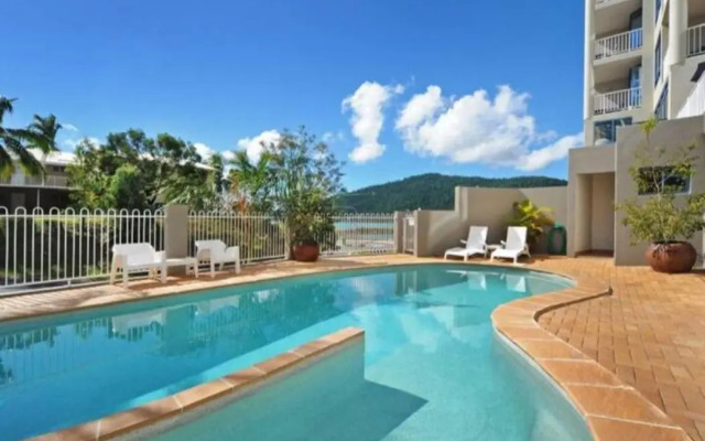 ☆Airliedise☆NO hills☆Kitchen☆5min walk 2 Ferry terminal☆WiFi☆Netflix