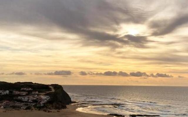 Luxury Villa with Infinity Pool