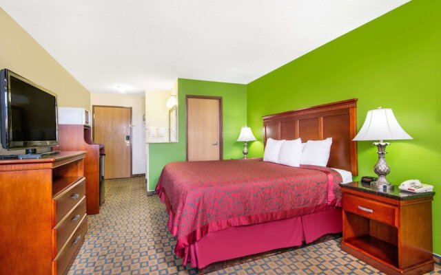 Days Inn and Suites Wichita
