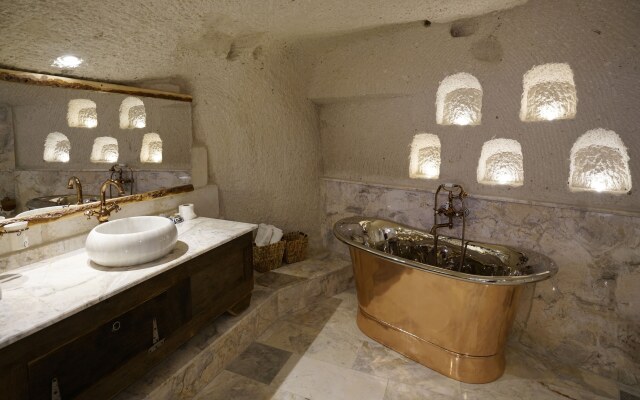 Artemis Cave Suites - Adults Only