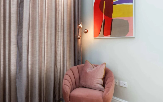 Magnificent 2 Bedroom Flat in Historic Army Barracks