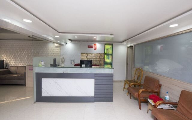 OYO 23631 Mukesh Residency
