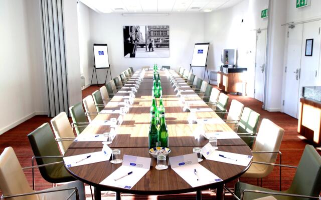 Holiday Inn Express London City by IHG