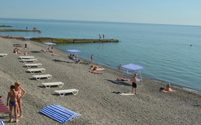 uyutnaya kvartira na beregu Chernogo morya