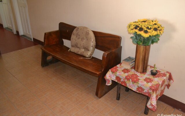 Red Tulip Hotel