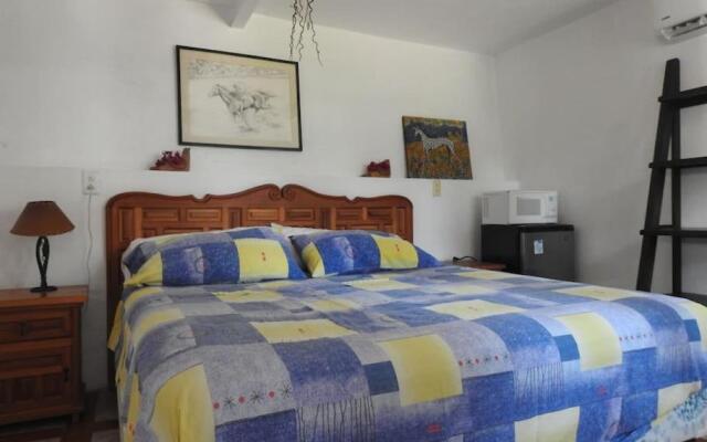 Habitación independiente a pie del lago con AC