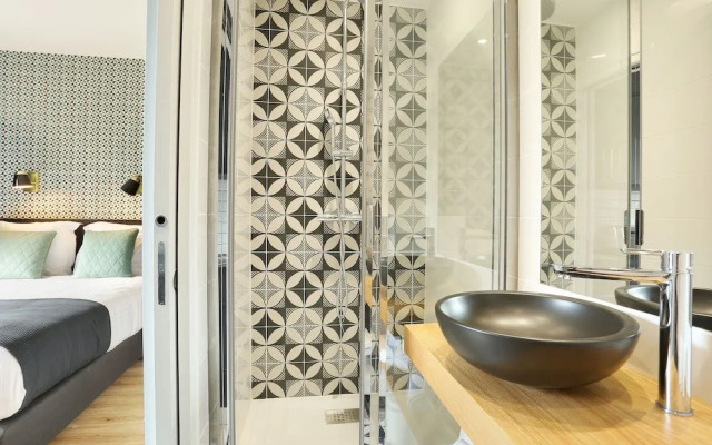 YAYS Paris Zola by Numa