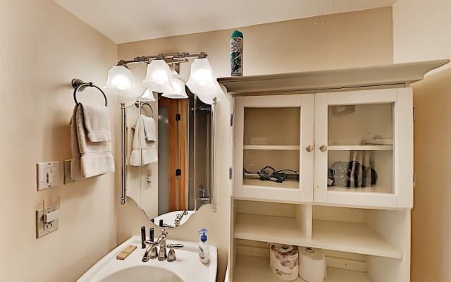 13tr23qb Studio Bedroom Condo