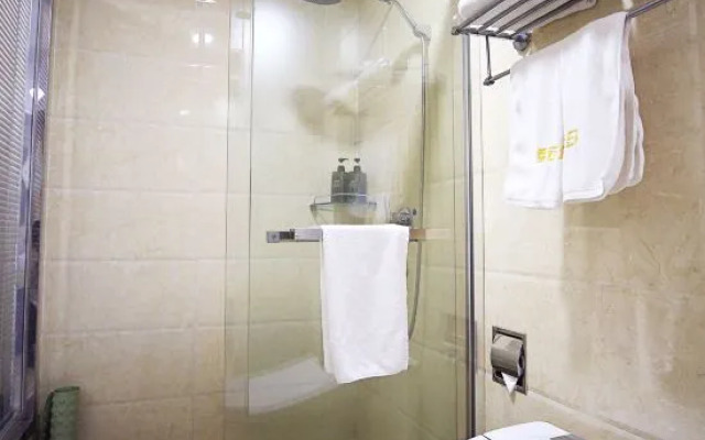 Huangguan Holiday Hotel