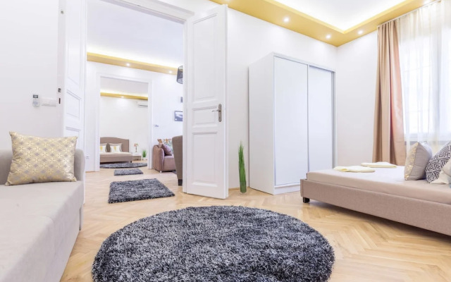 Real Apartments Zoltan