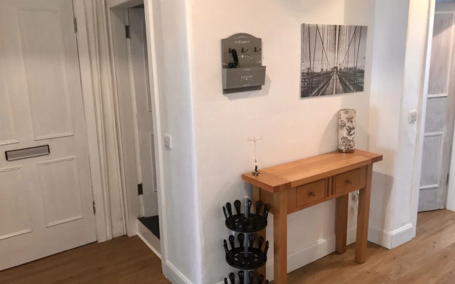 Stunning 3-bed Apartment in Edinburgh