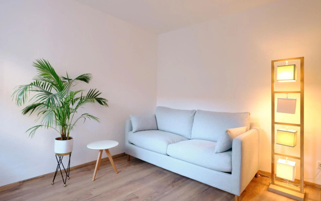 Travel Art Boardinghouse