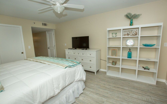 Destin Towers 61 2 Bedroom Condo by RedAwning