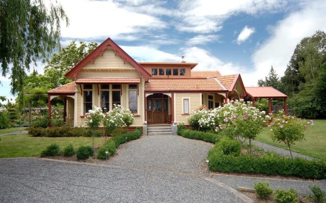 Hawthorne Country House