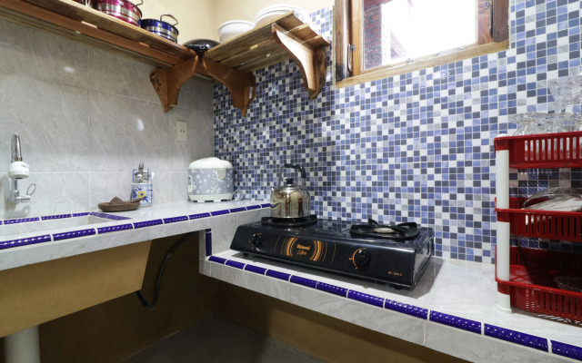 Alloyna Country Cottage