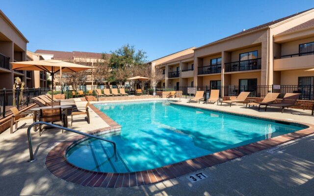 Courtyard by Marriott Dallas-Fort Worth/Bedford