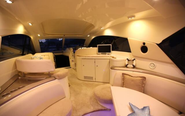 Ekimbey Yatch