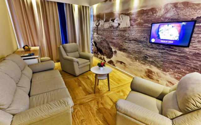 Carine Hotel Delfin
