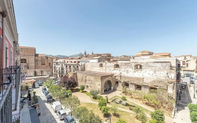 Oretea Apartment with Terrace