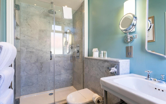 Roslin Beach Hotel