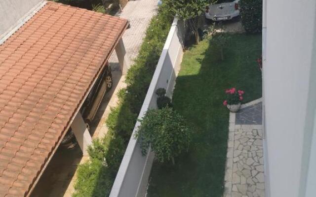 Apartment Slisko with Terrace and Garden