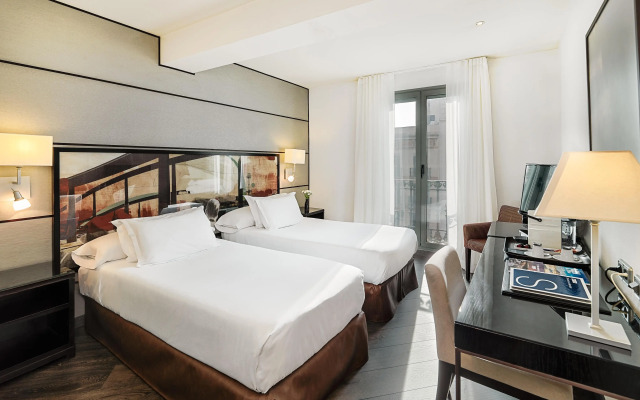 H10 Universitat Hotel