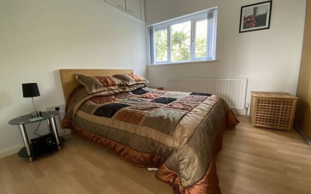 Spacious One Bed Deluxe Apartment in Daventry