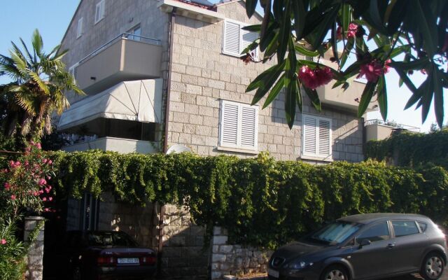 Apartment With one Bedroom in Dubrovnik, With Wonderful sea View, Furnished Terrace and Wifi - 300 m From the Beach