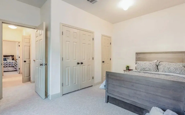 Upstay-2-Home Complex for 18ppl