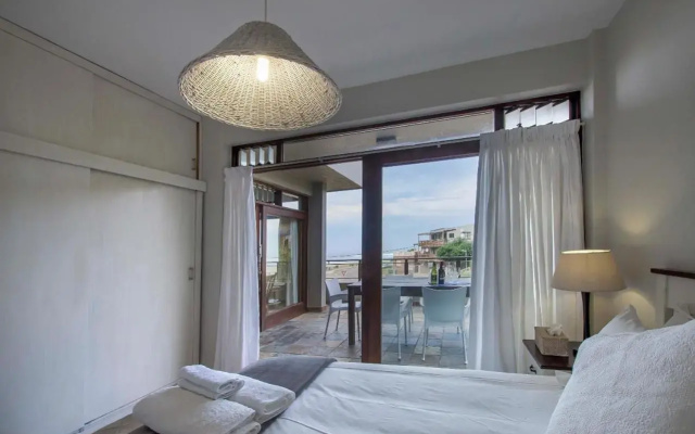 Herolds Bay Accommodation - Bergwater Upstairs