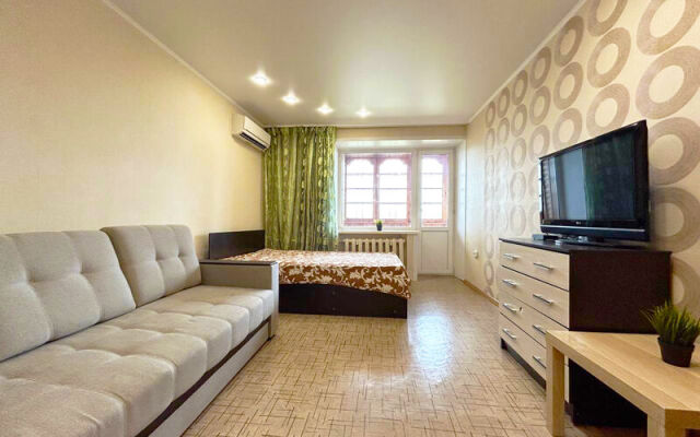 Two pillows on street Torch of Socialism, 18