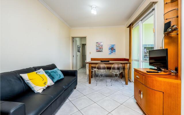 Apto c/churrasq a 10min da praia de Jurerê RFL203