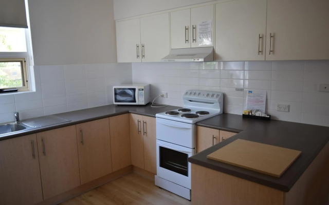 Glenelg Holiday Apartments