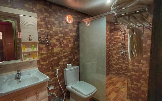 Rum Oasis Luxury Camp