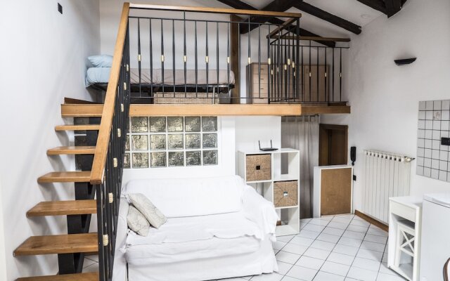 Nice and Cozy Quiet Apartment Right in the Center