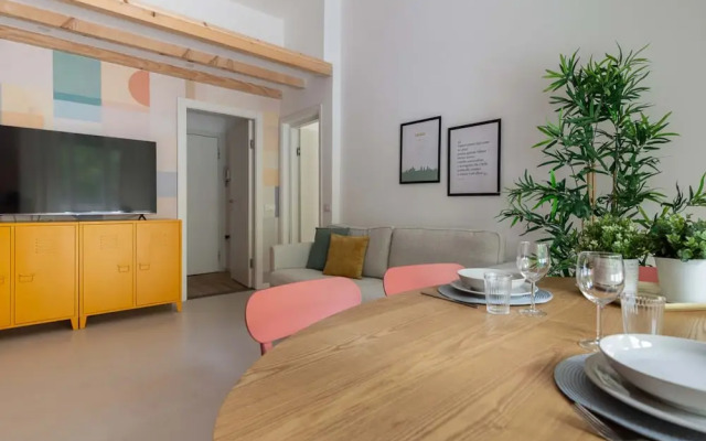 w Stylish 2BR Near Navigli City Landmarks