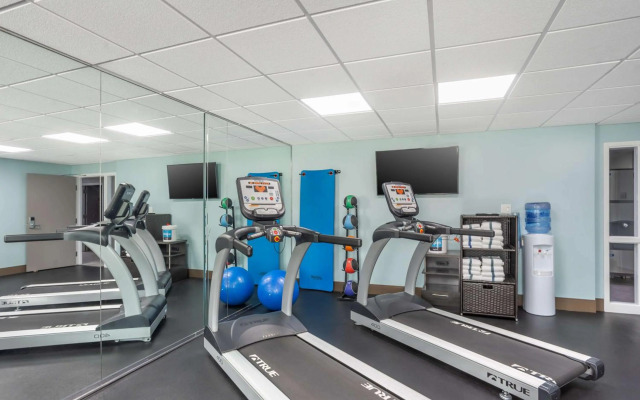 Best Western Plus Wilkes Barre-Scranton Airport Hotel