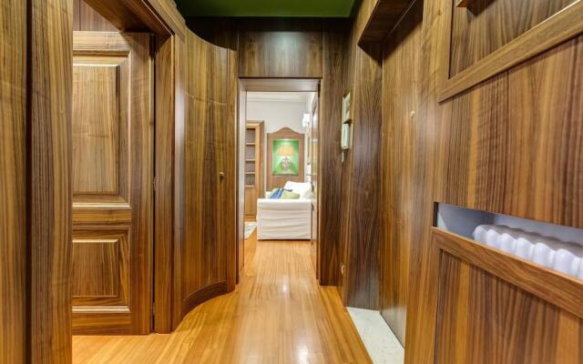 Pantheon Antique Suite