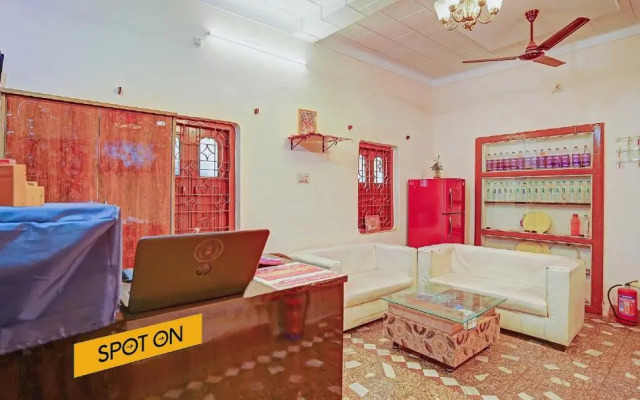 Spot On Hotel Evening Star Inn