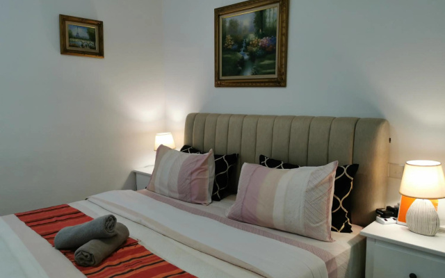 Apple 4@Menara Simfoni/King Bed/Wifi/Netflix/TVBOX – Guest Rooms – Kajang