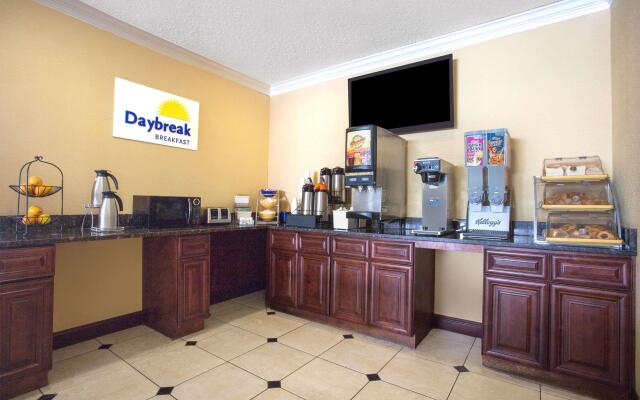 Days Inn by Wyndham Washington DC/Gateway