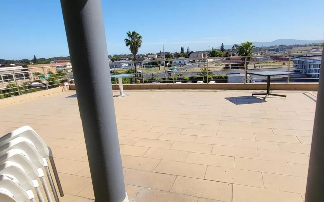 Shalimar Gardens Hotel