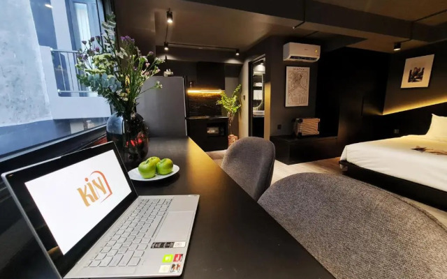 Kin Wander Tan Binh, The Mountain