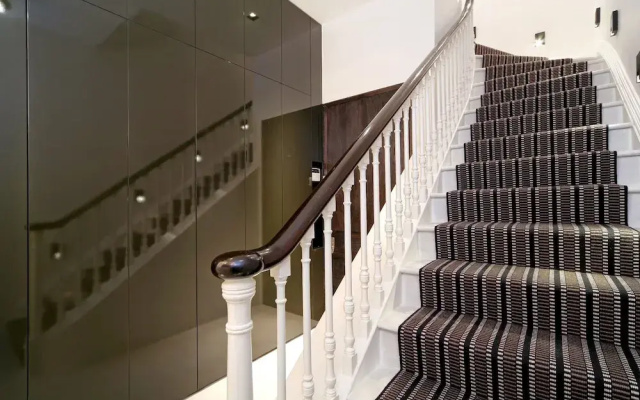 Super Premium - Cadogan Square 3 Bedroom Apartment